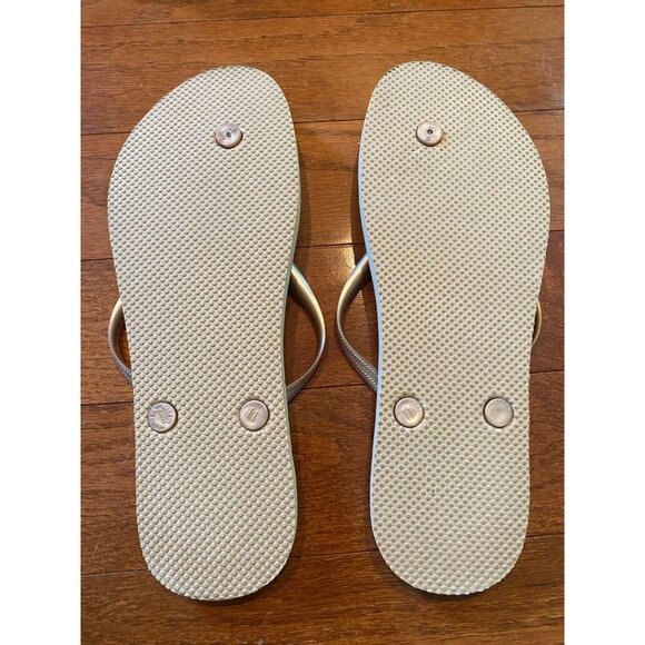 Old Navy Flip Flop Sandals - Picture 2 of 6